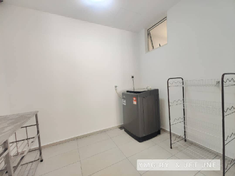 The Tresor Gravit8 Parkhome Part Furnish Aircond Biggest Balcony Brand New Unit lake view (G1) - photo 10