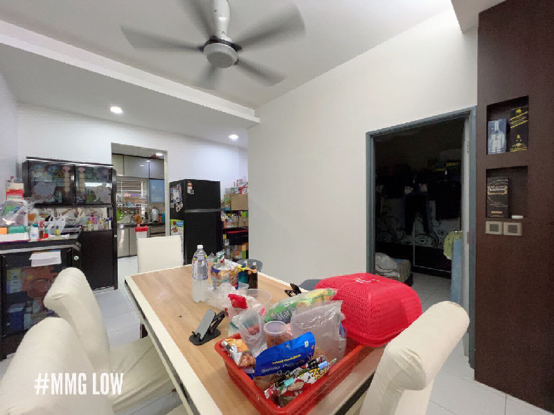 Bandar botanic Renovated New Taman Good condition 20x70 double storey house ( Y81 ) - photo 4