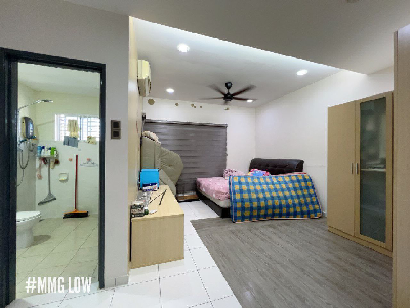 Bandar botanic Renovated New Taman Good condition 20x70 double storey house ( Y81 ) - photo 7