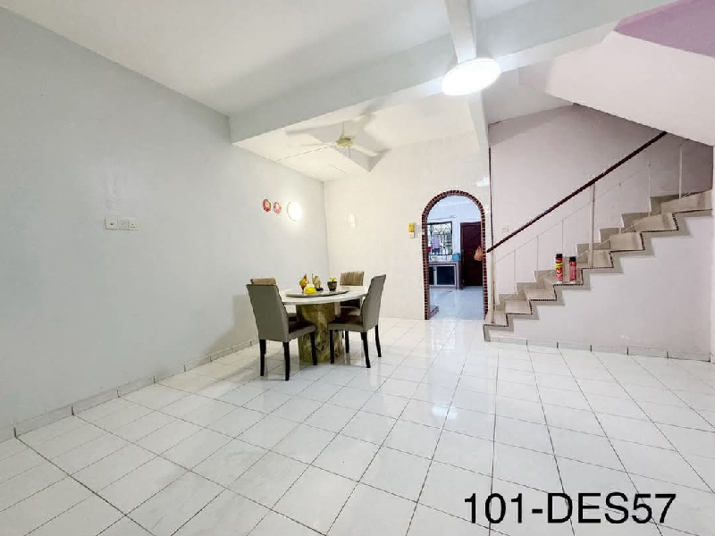 Y215. Klang Bayu perdana below value 20x75 double storey Extend up down !! - photo 2