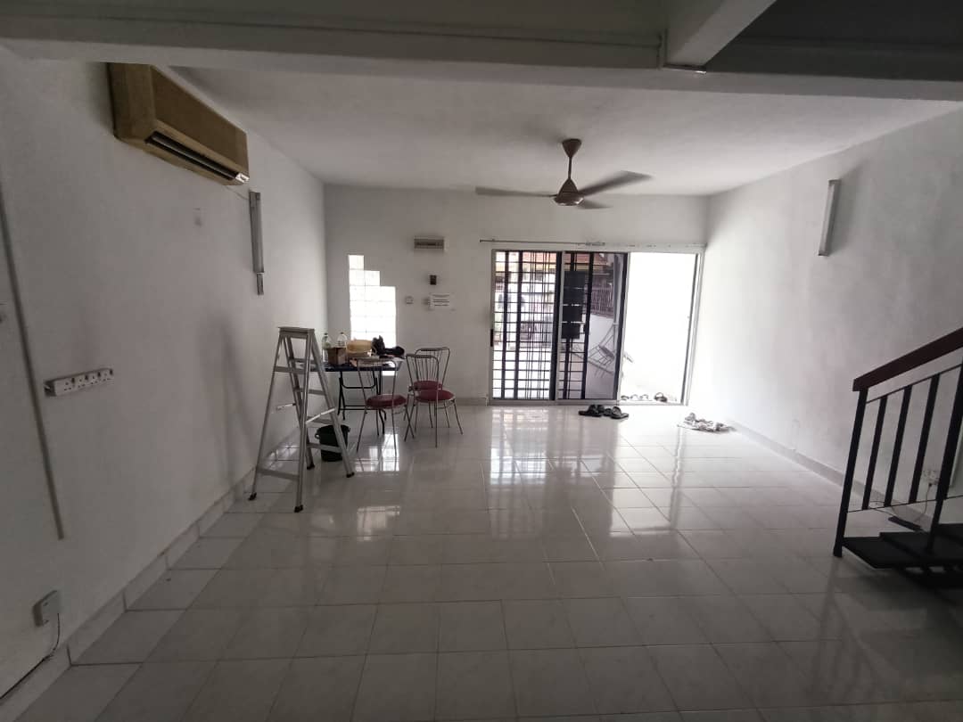 Sri Petaling Double storey for RENT