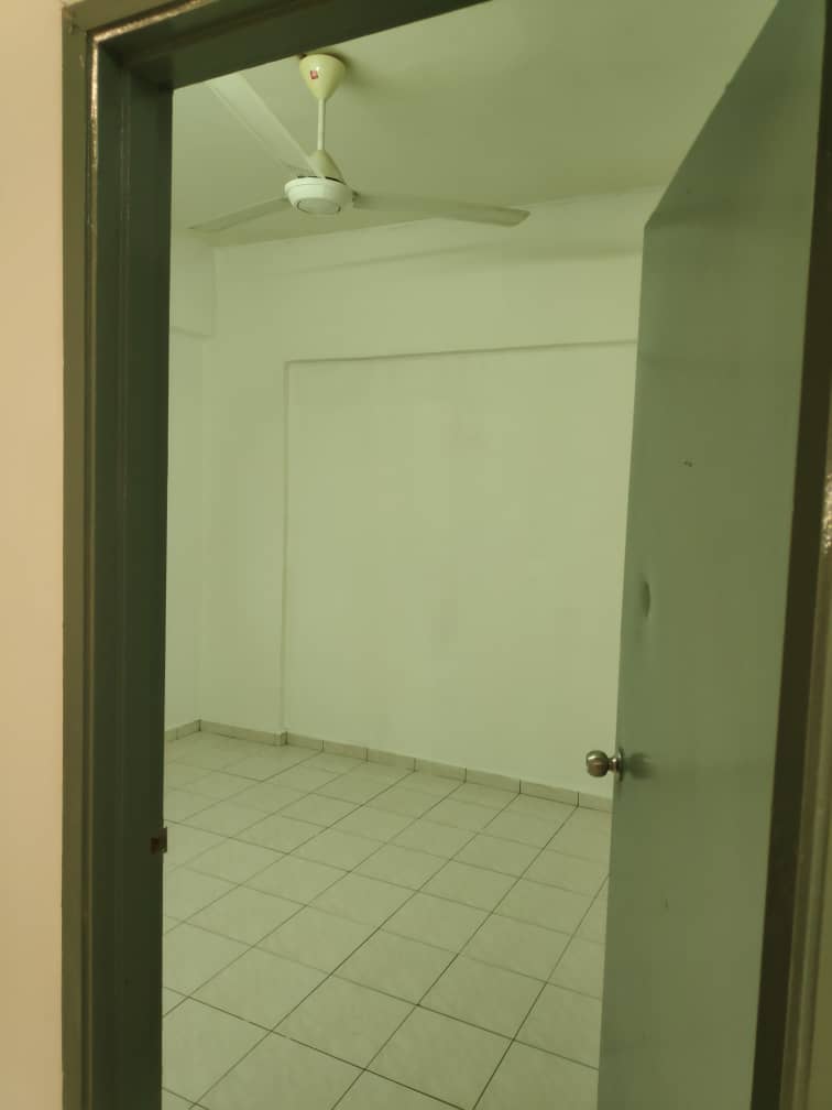 RENT Desa Tun Razak apartment near LRT - photo 4