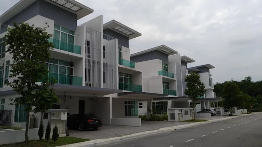 Clover Garden Residence - photo 2