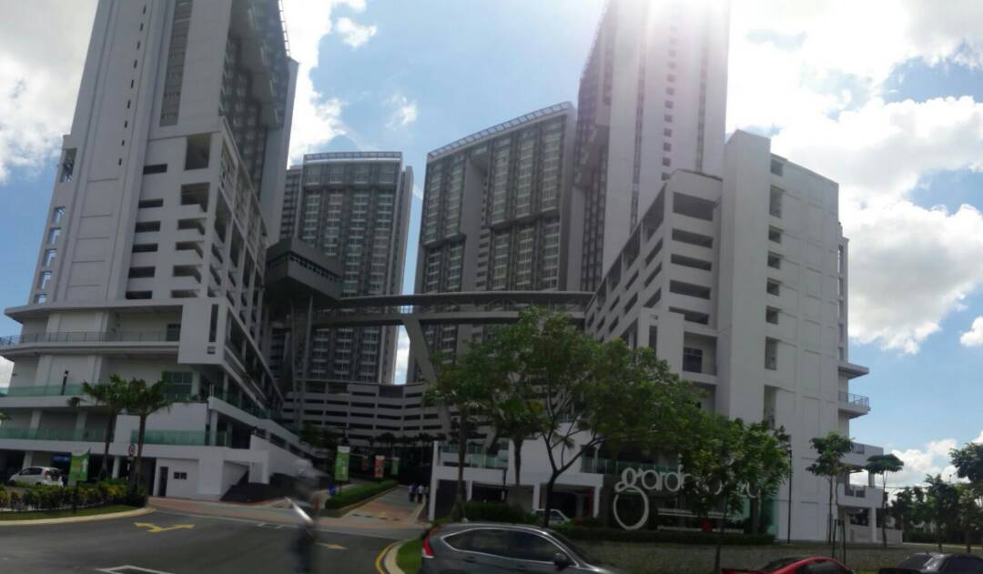 Garden Plaza