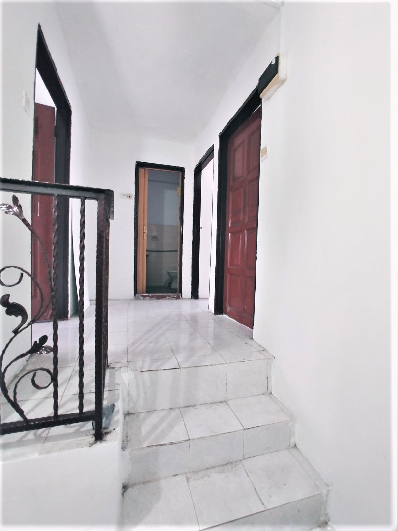 Renovated Freehold 2 Stry Taman Alam Nyata Sek 36 - photo 3