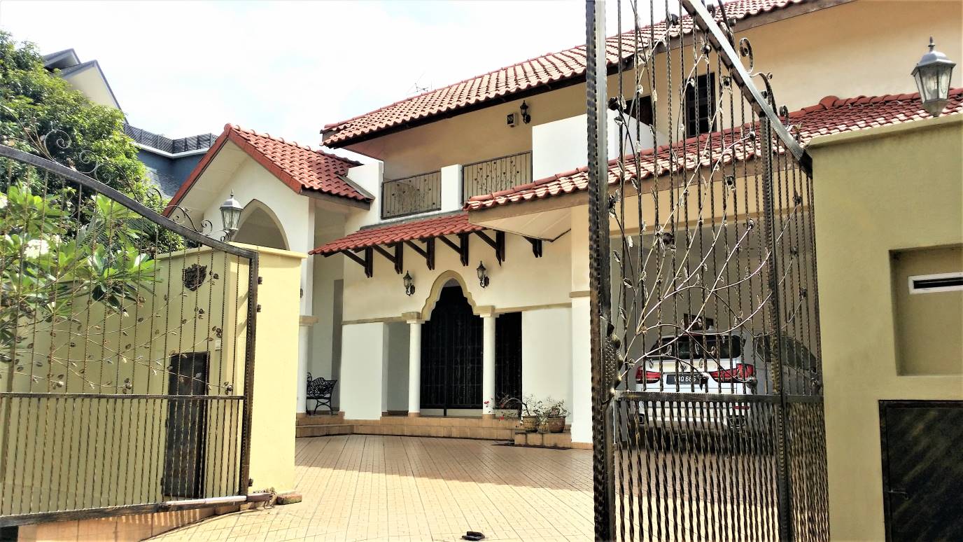 Bungalow 2 Storey Seksyen 7 Mansion with Mountain