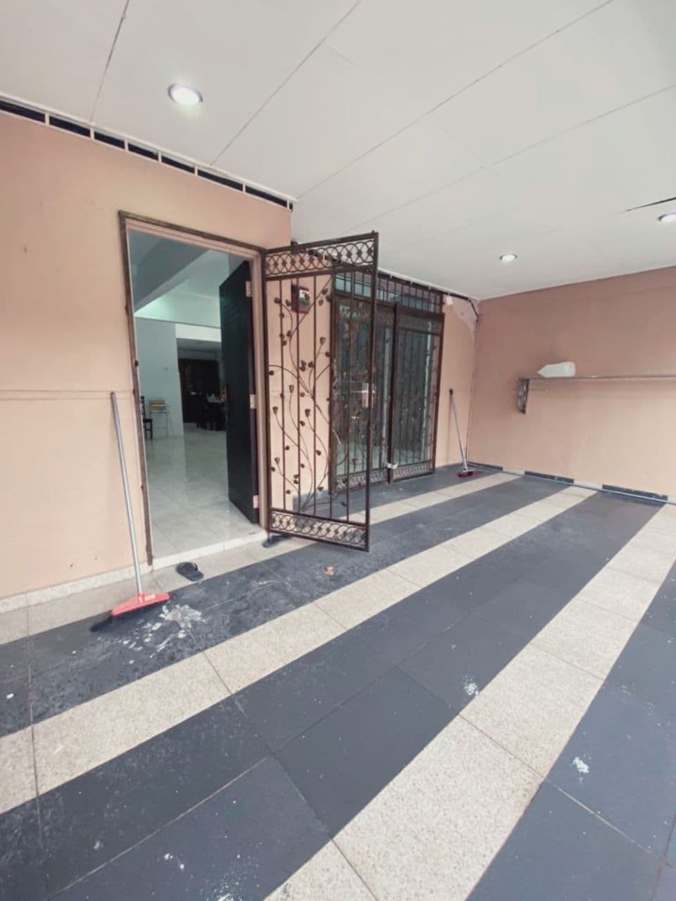 RENOVATED EXTENDED 2 Storey Taman Tasik Puchong - photo 3