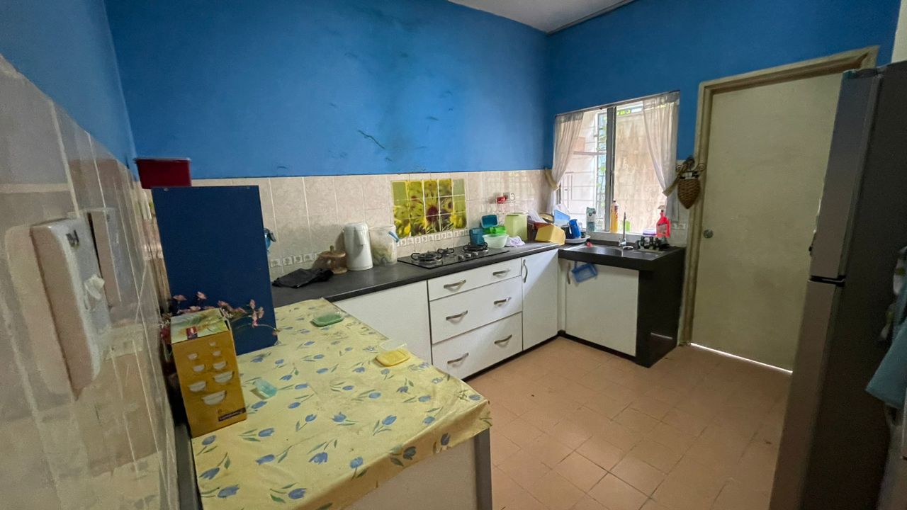 BELOW MARKET VALUE Double Storey Terrace - photo 3