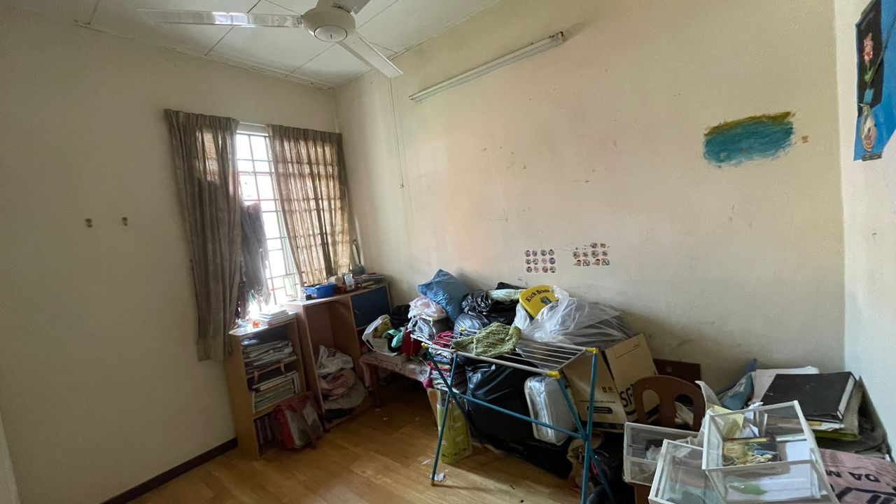 BELOW MARKET VALUE Double Storey Terrace - photo 8