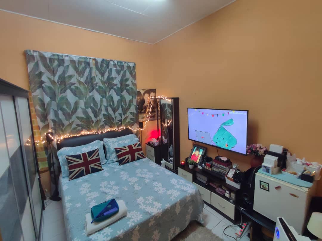 BELOW MARKET VALUE Single Storey Terrace - photo 4