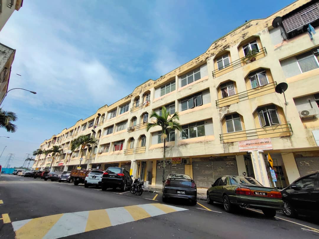 Shop Apartment At Taman Putra Kajang - photo 1