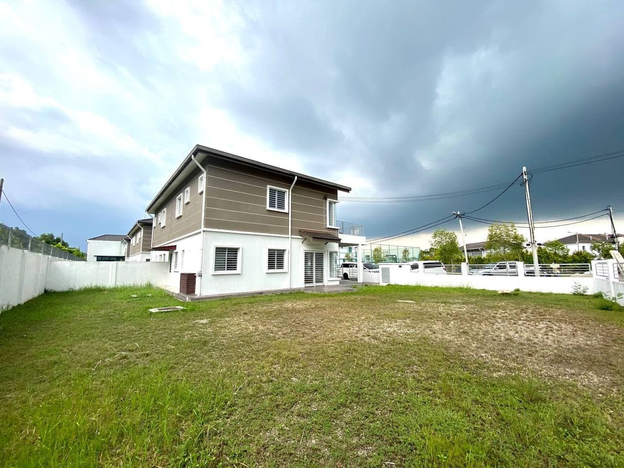 2 Storey SemiD CORNER ,Taman Desiran Bayu, Puchong