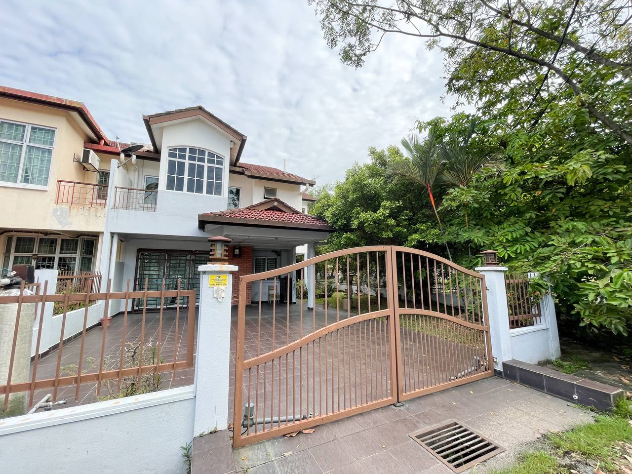 Corner Lot Double Storey Taman Puchong Utama 1