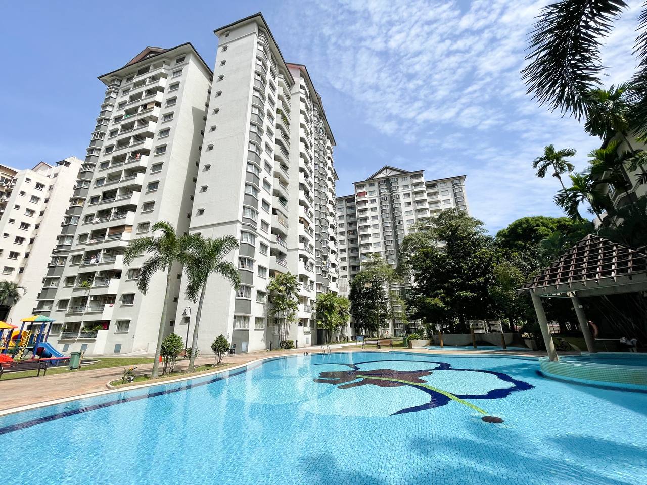 Condominium Puncak Seri Kelana, Ara Damansara - photo 1