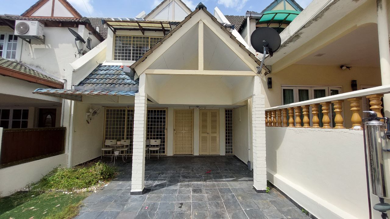 D Tinggian Suasana Apartment,Bandar Tun Hussein On