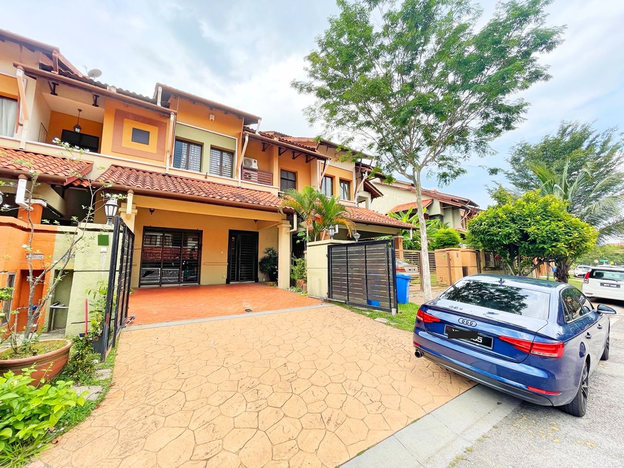 Double Storey Superlink, Tropika 2,Bukit Jelutong - photo 2