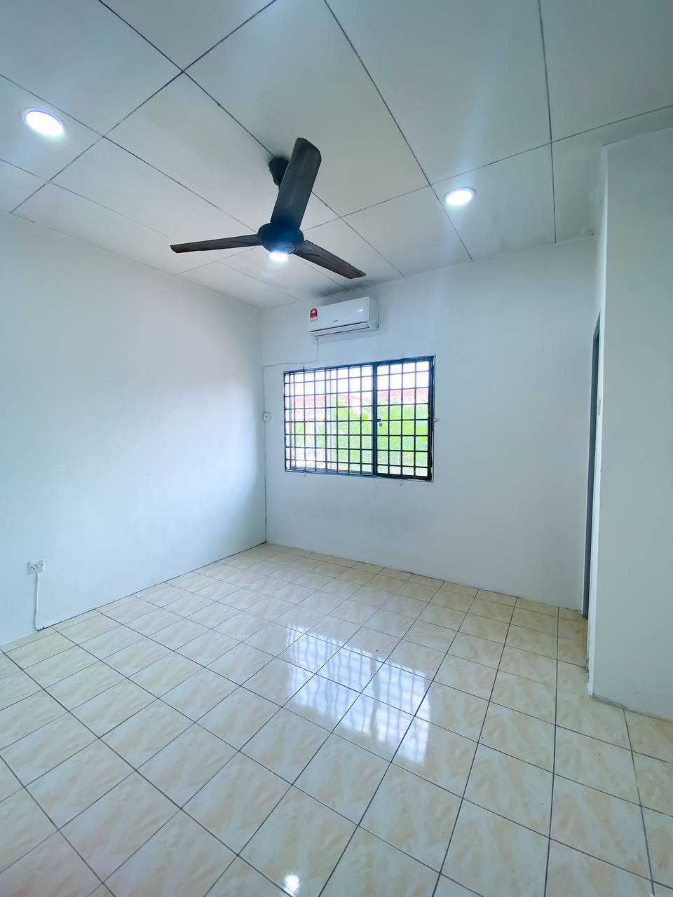 Corner Lot Double Storey Bandar Saujana Putra - photo 8