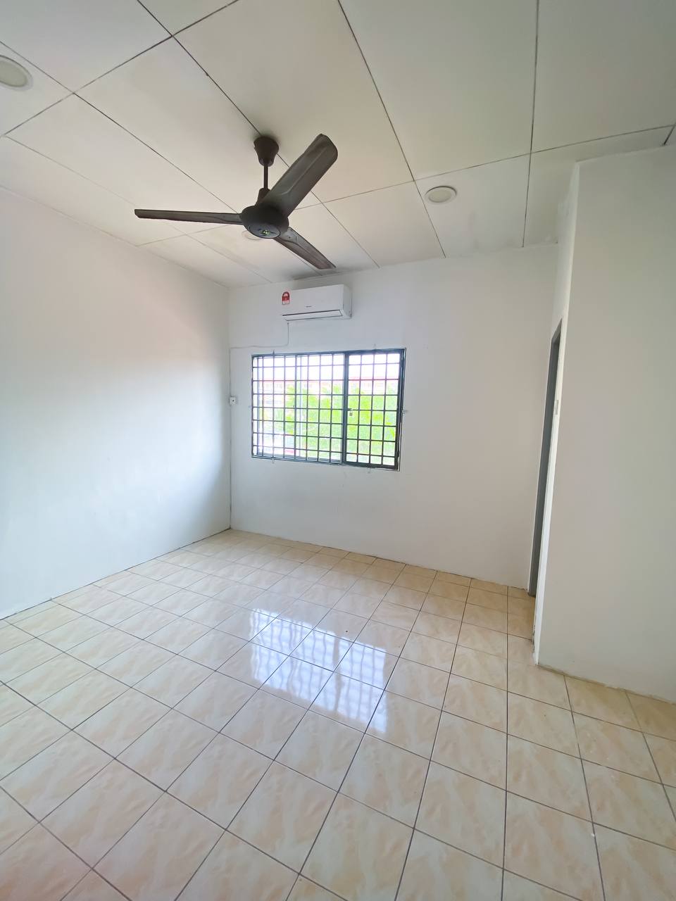 Corner Lot Double Storey Bandar Saujana Putra - photo 11