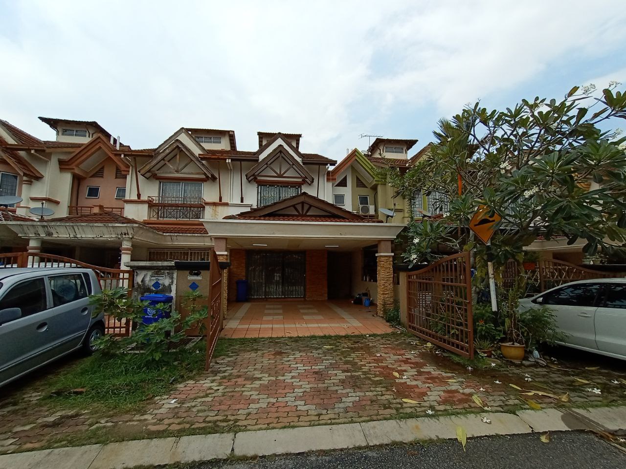 Double Storey Taman Bukit Subang, Selangor