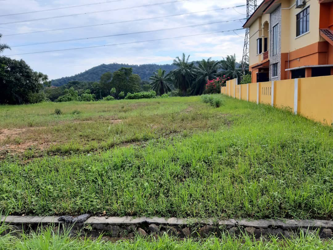 CORNER Bungalow Lot, Bandar Seri Putra Near Bangi