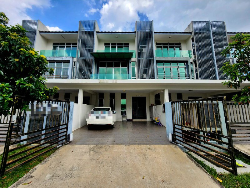 3 Storey Terrace House Bangi Avenue