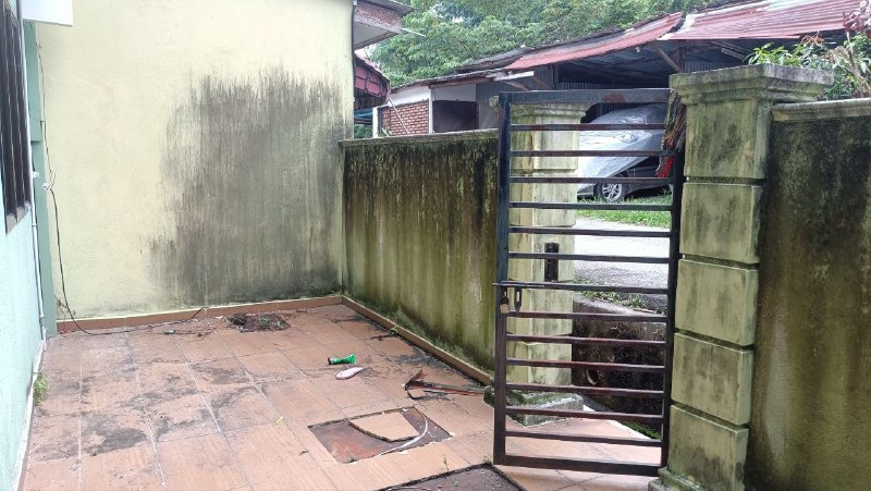 Double Storey Terrace  Taman Bayu , Teluk Kemang - photo 11