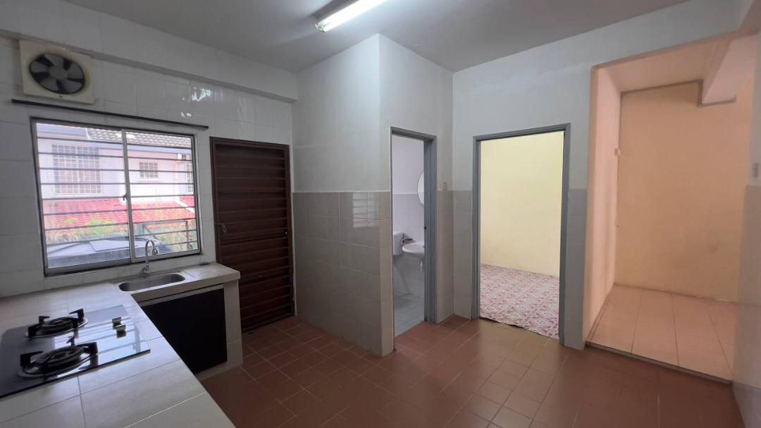 2 Storey Terrace House, Taman Puncak Jalil - photo 5