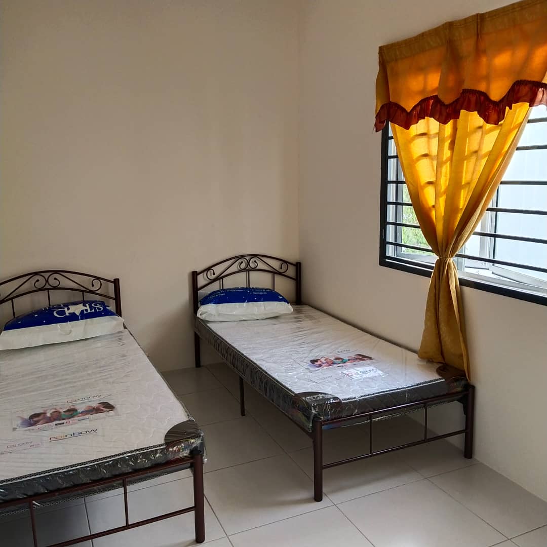 TOWN HOUSE PUNCAK ALAM FOR RENT - photo 3