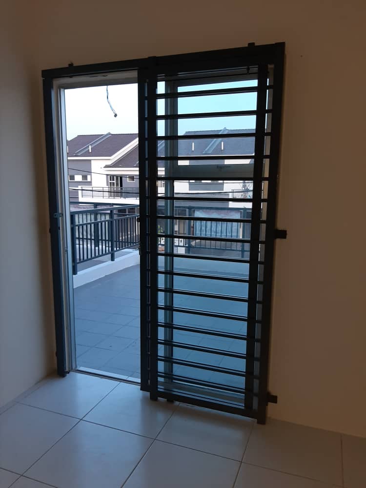 TOWN HOUSE PUNCAK ALAM FOR RENT - photo 5