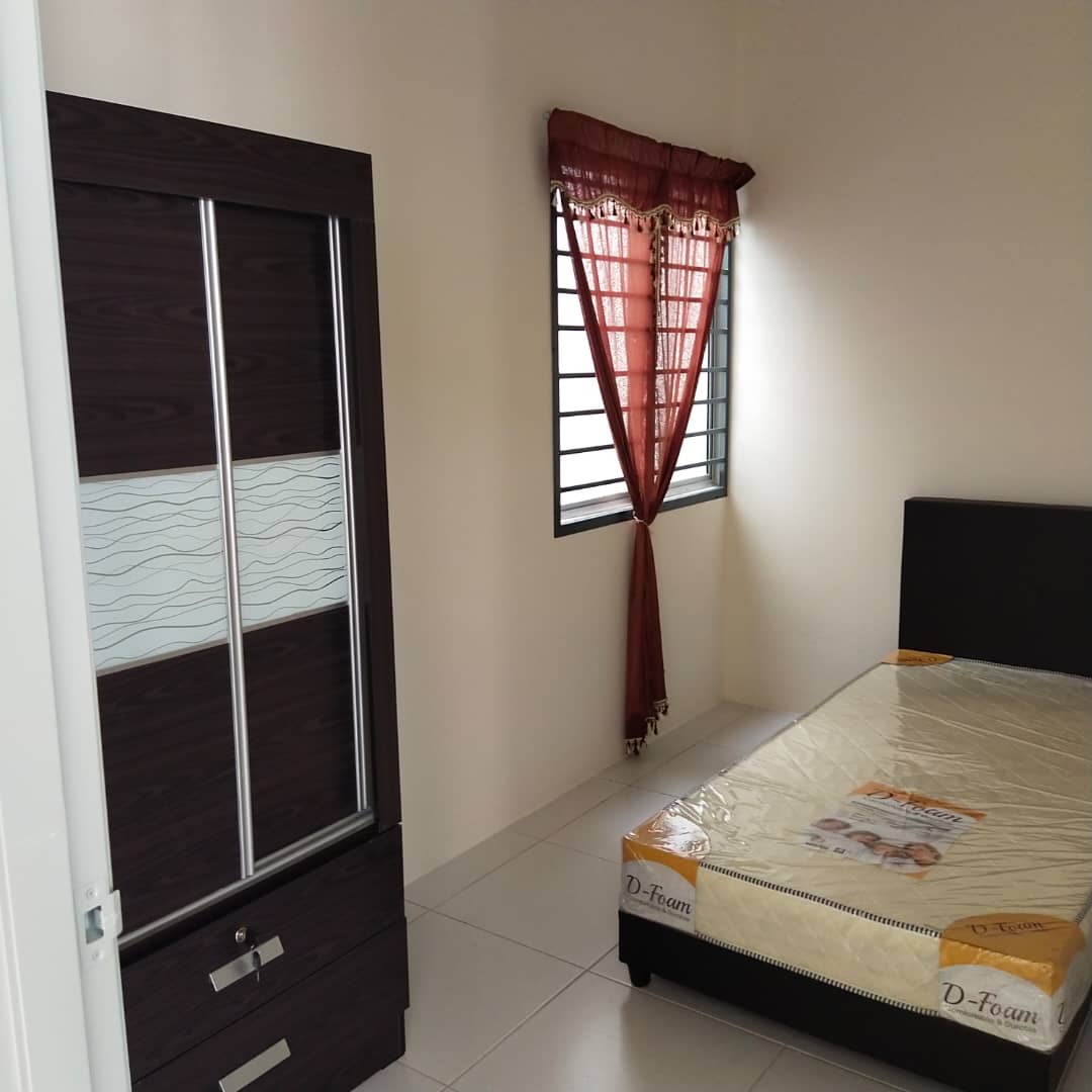 TOWN HOUSE PUNCAK ALAM FOR RENT - photo 8
