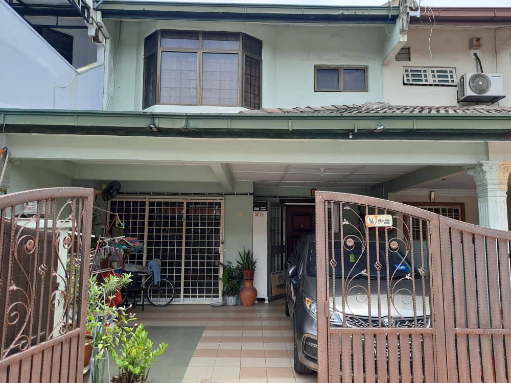 2 Storey House in PJS 3 Tmn Sri Manja PJ For Sale