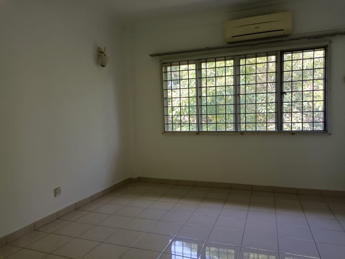 mandy hillside apartment melawati - photo 2