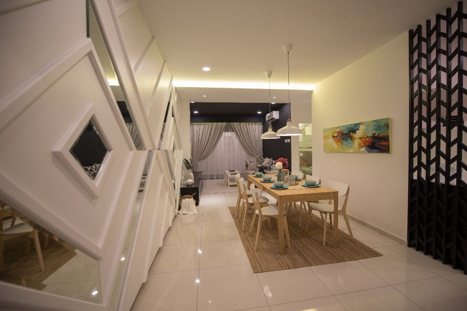 Freehold Luxury Condo at FAIR PARK - photo 2