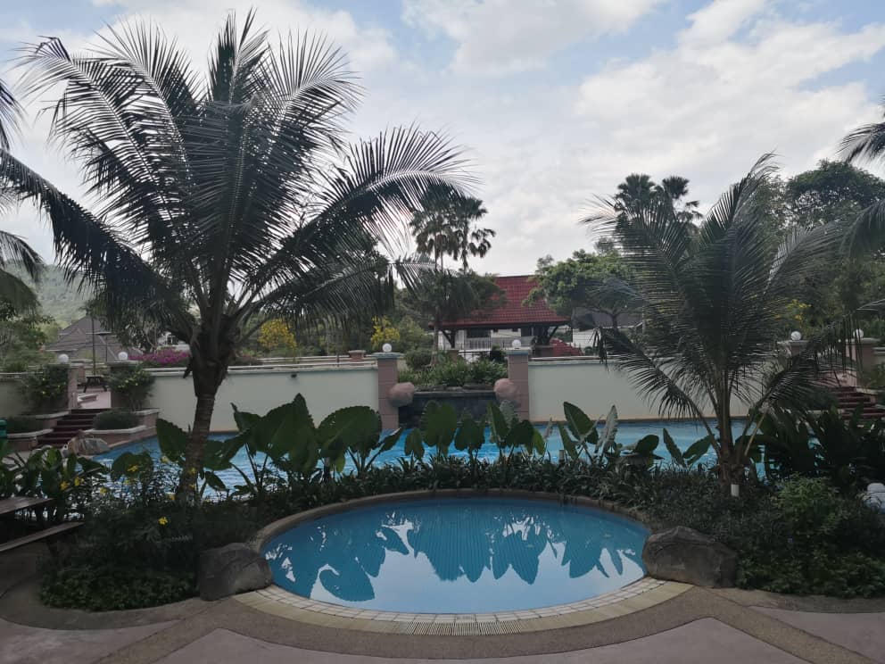 Fully Furnished Meru GOLF VISTA Apartment - photo 9