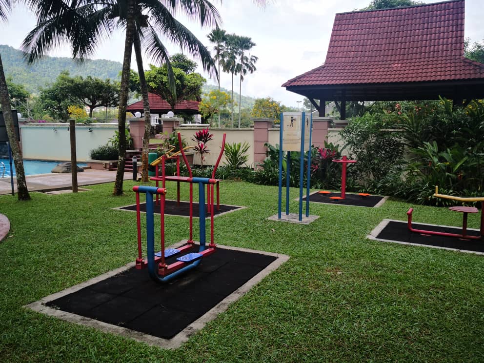 Fully Furnished Meru GOLF VISTA Apartment - photo 11
