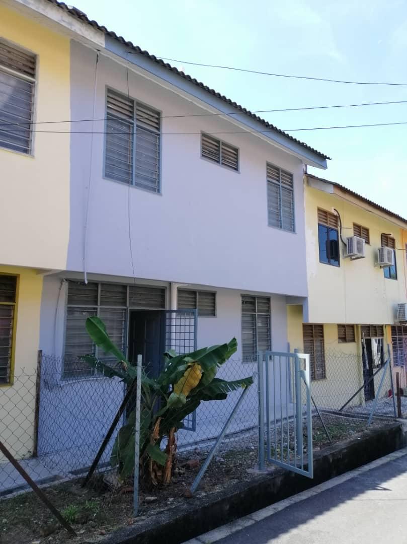 Double Storey Terrace at Taman Seri Tanjung Melaka - photo 2