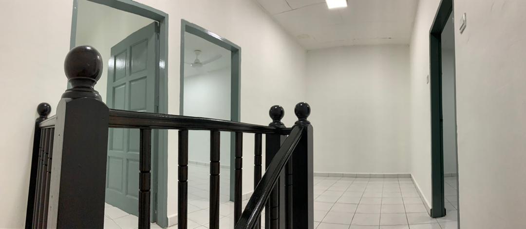 Double Storey Terrace at Taman Seri Tanjung Melaka - photo 4