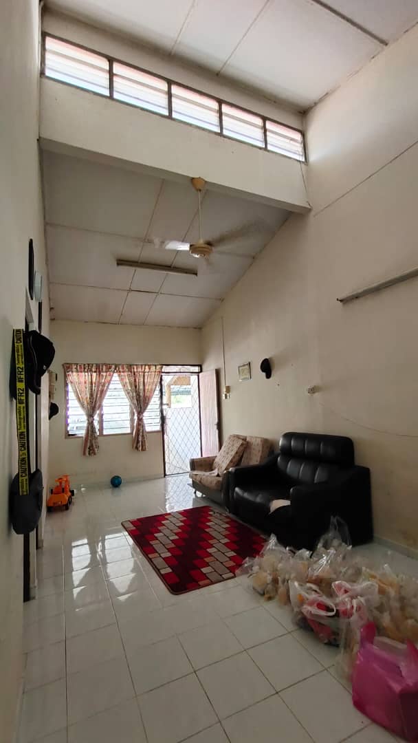 Single Storey Terrace Taman Gunung View - photo 2