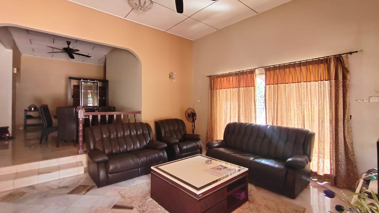 Well Maintain Single Storey Bungalow Bukit Meru - photo 5