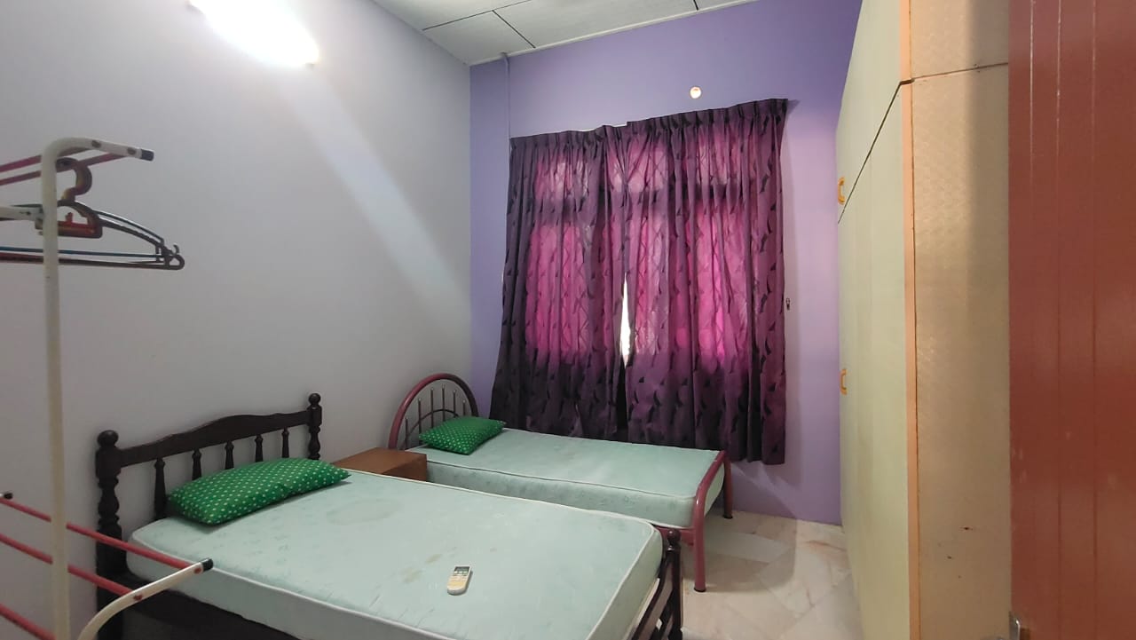 Well Maintain Single Storey Bungalow Bukit Meru - photo 7