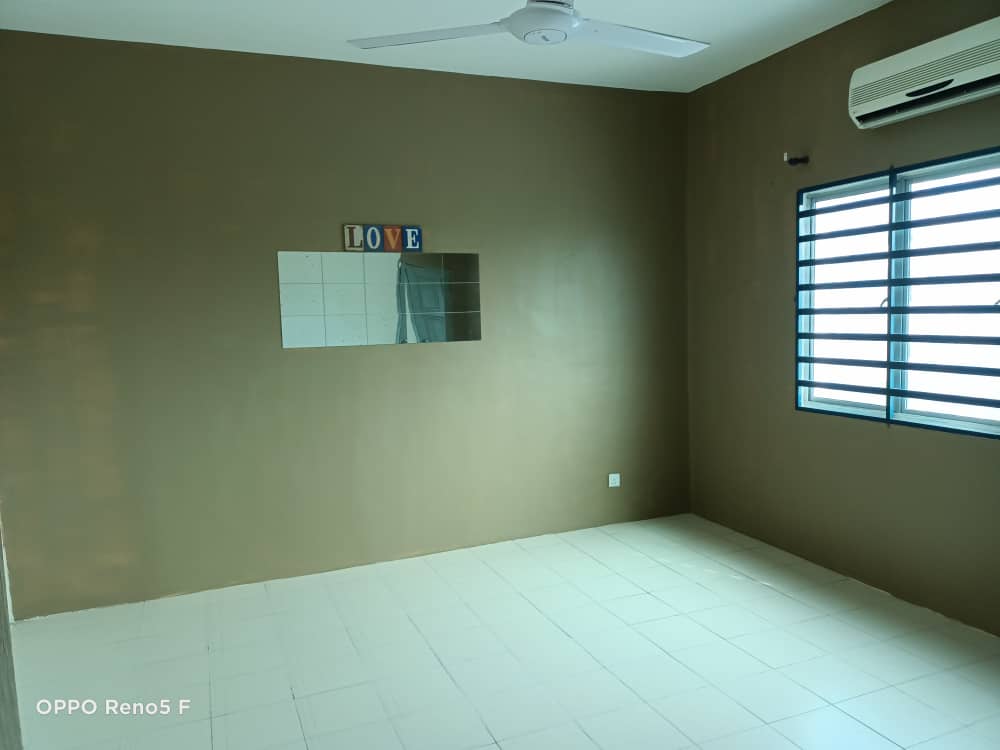 Double Storey Terrace at Meru Suria Opposite Field - photo 3