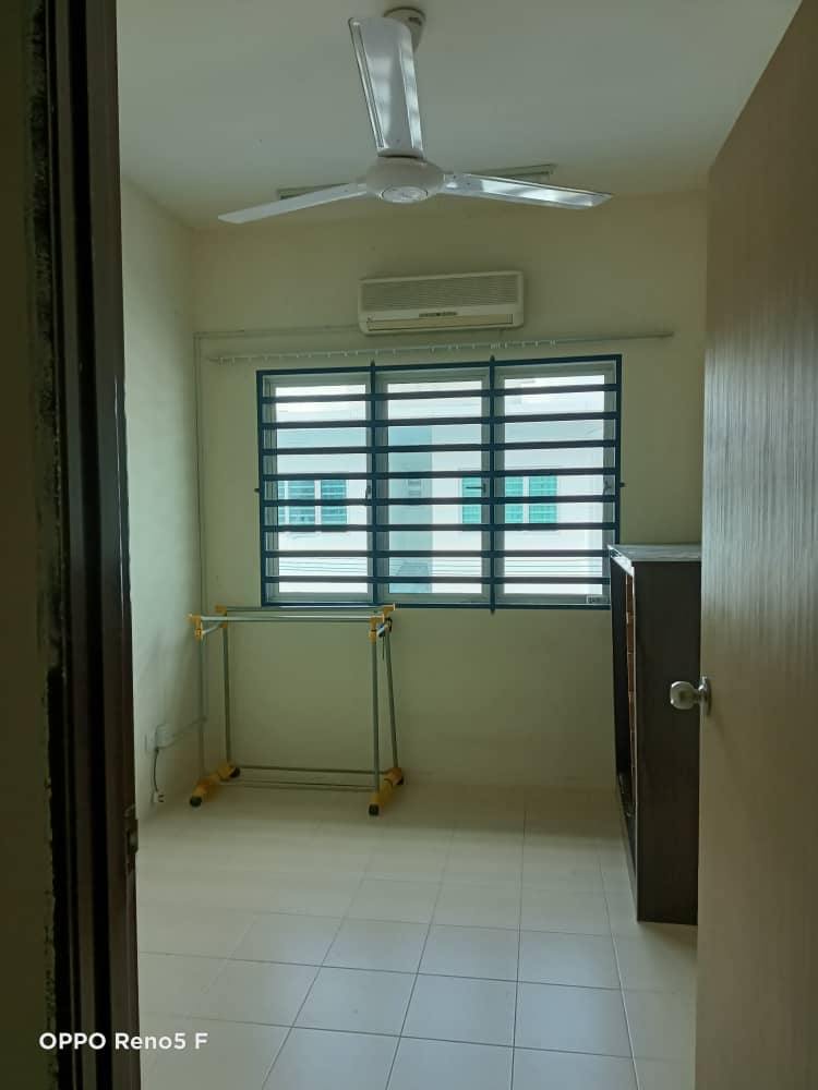 Double Storey Terrace at Meru Suria Opposite Field - photo 6