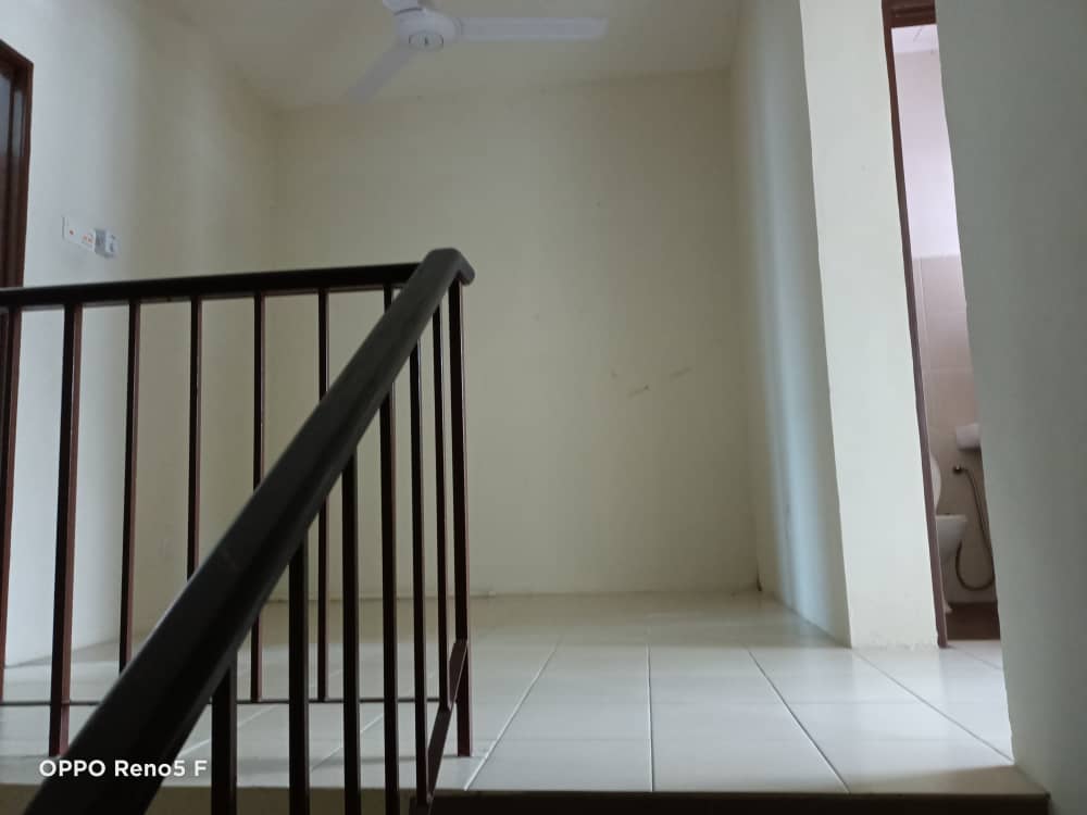 Double Storey Terrace at Meru Suria Opposite Field - photo 9