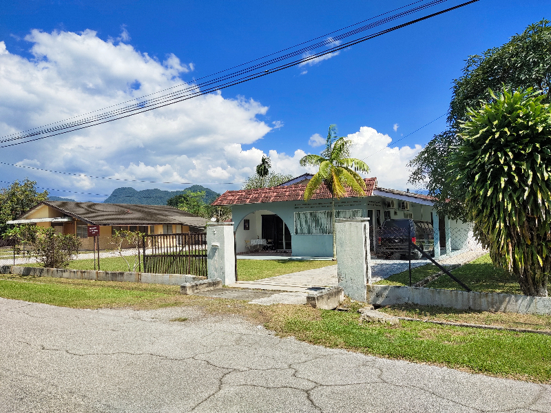 Bungalow Open Title, Huge Land at Rapat Setia - photo 2