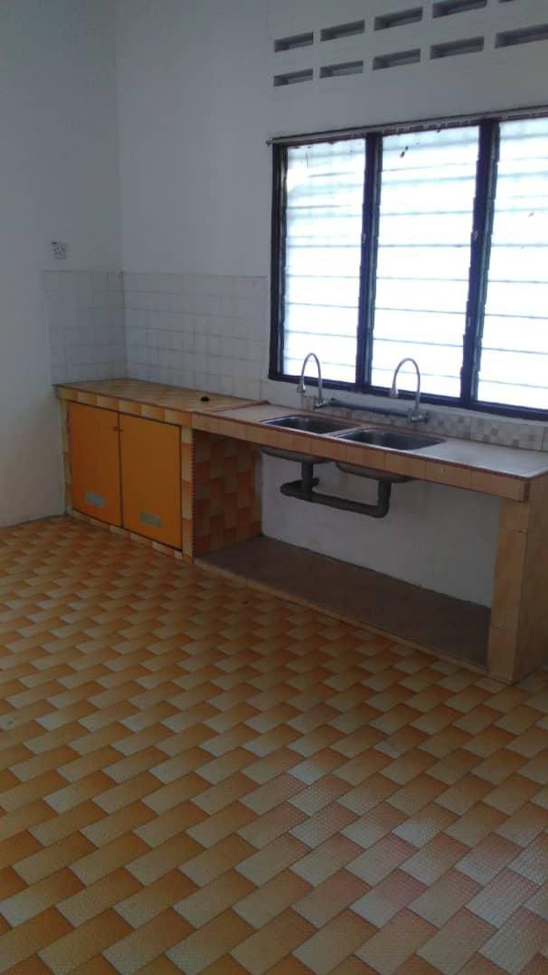 Single Storey Meru Height Bungalow - photo 5