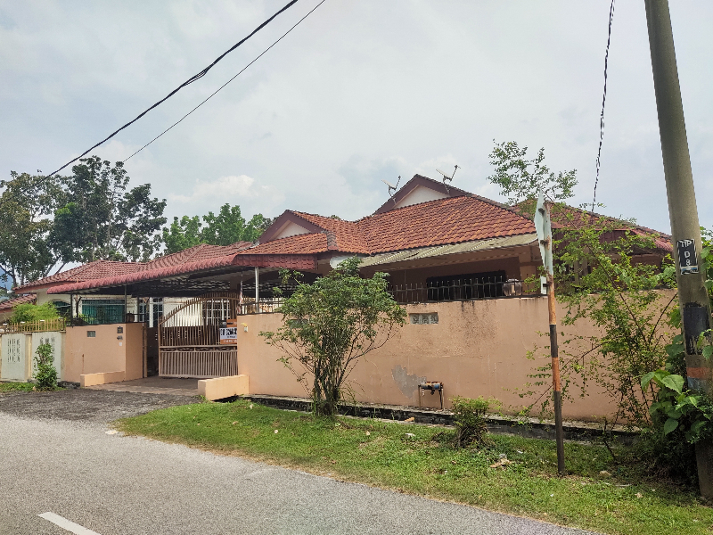 Single Storey Bungalow Batu 4, Tambun - photo 2