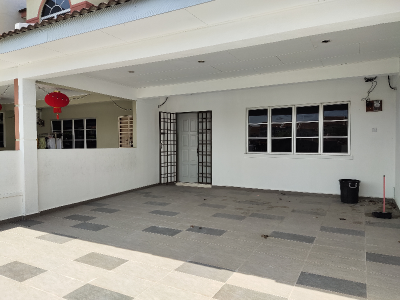 Fully Refurbished Double Storey Facing Playground Lintasan Pegoh, Pengkalan - photo 3