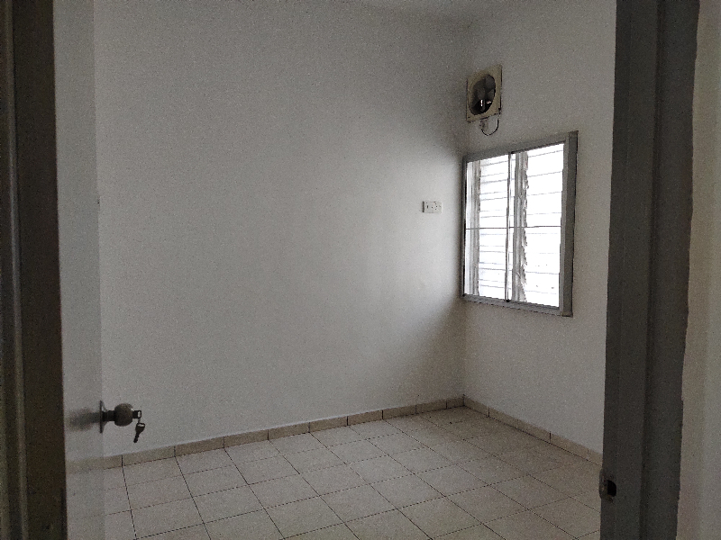Fully Refurbished Double Storey Facing Playground Lintasan Pegoh, Pengkalan - photo 6