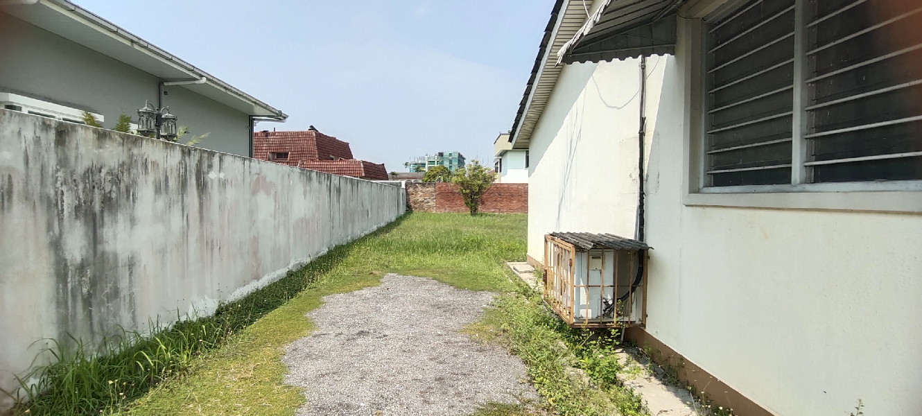 Bungalow Opposite Pantai Hospital Ipoh - photo 5