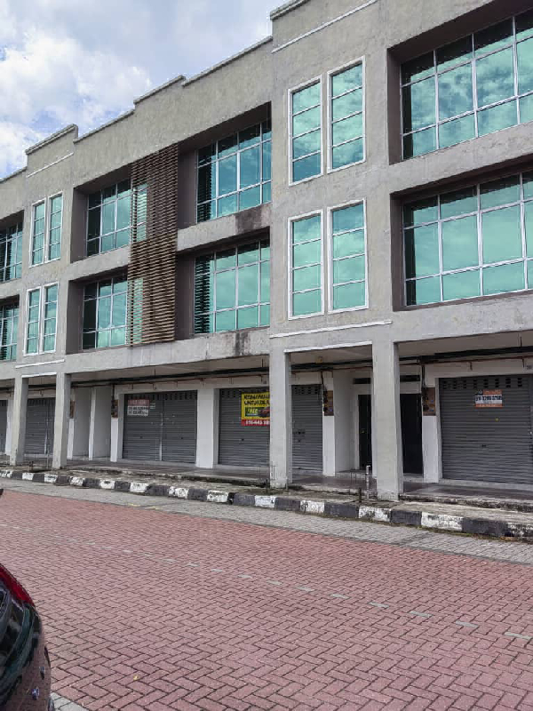 4 unit adjoining, Manjung Point 3 Storey Shop - photo 2